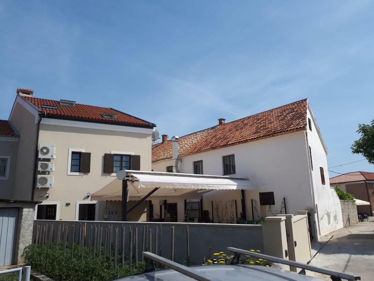 Apartments Mihael Нін Екстер'єр фото